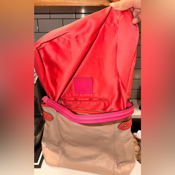 Coach Daisy Spectator F23903 Leather Hobo Bag Purse - Picture 13 of 14